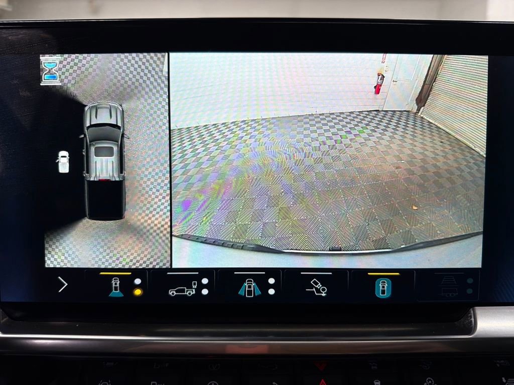 Used 2022 Chevrolet Silverado 1500 LTZ w/ LTZ Premium Package image 27