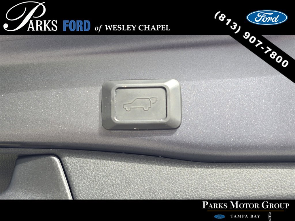 Used 2020 Toyota RAV4 XLE Premium image 9