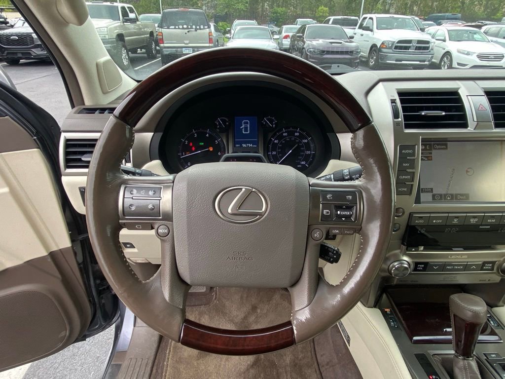 Used 2018 Lexus GX 460 Luxury AWD/4WD image 13