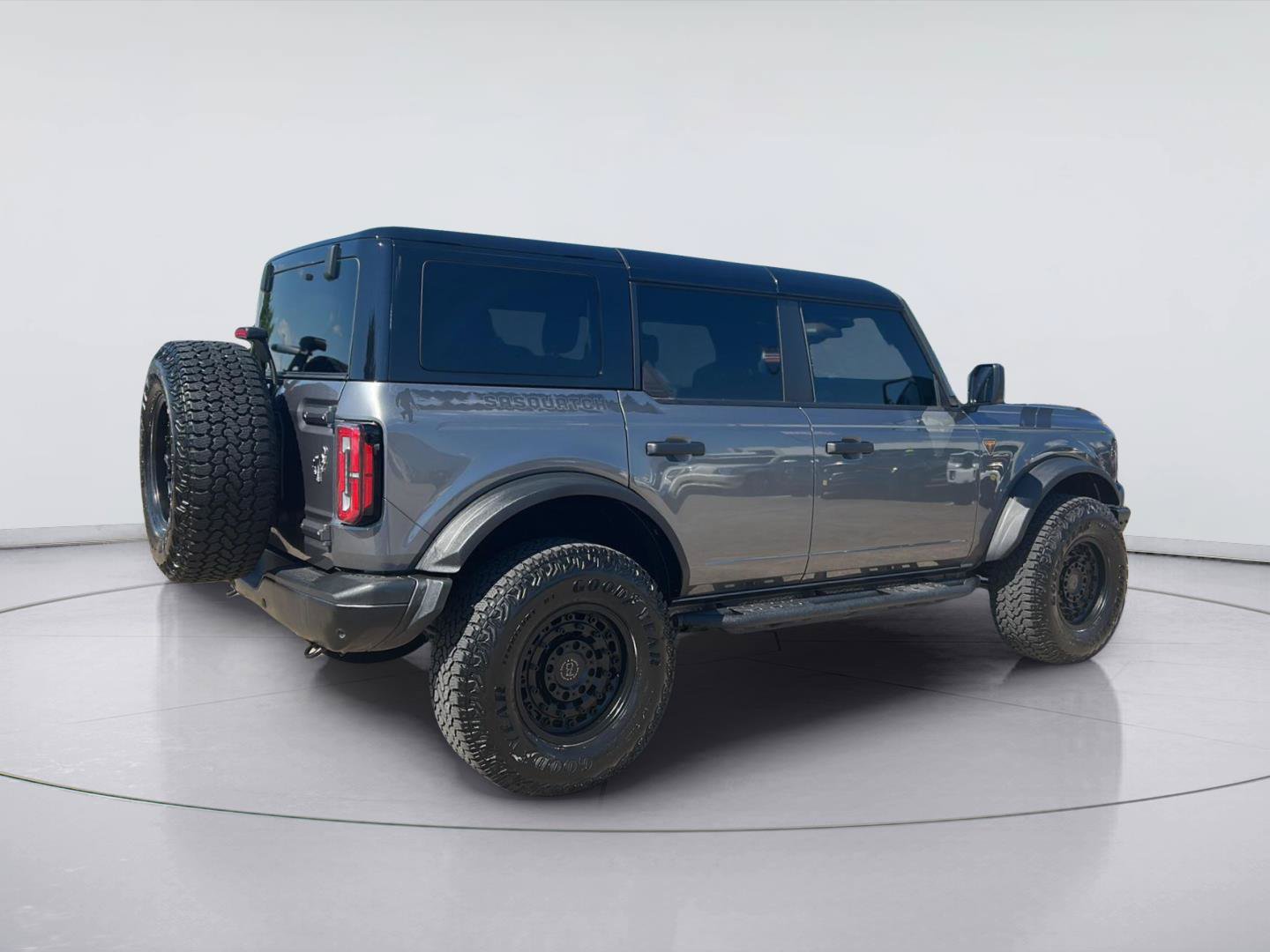 Certified 2025 Ford Bronco Badlands w/ Sasquatch Package AWD/4WD image 4