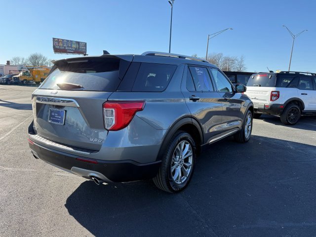 Certified 2024 Ford Explorer Limited image 3