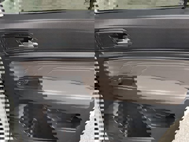 Used 2022 Volkswagen Atlas Cross Sport SE image 33