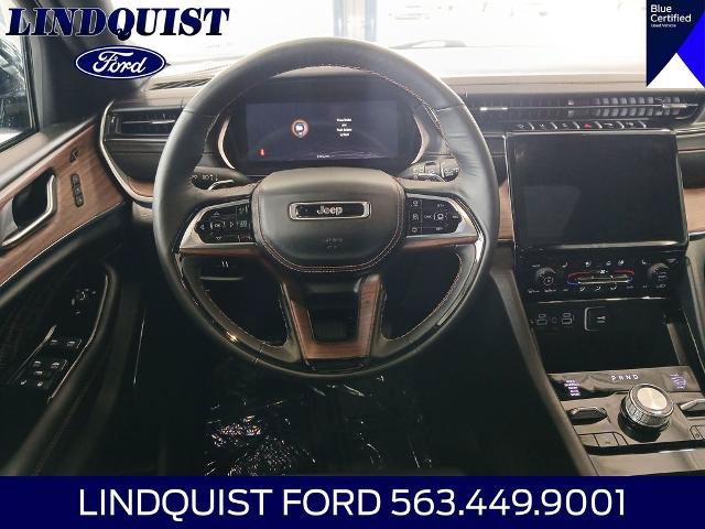 Used 2025 Jeep Grand Cherokee Summit AWD/4WD image 13