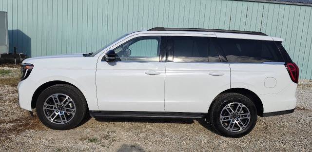 Certified 2025 Ford Expedition Active AWD/4WD image 4