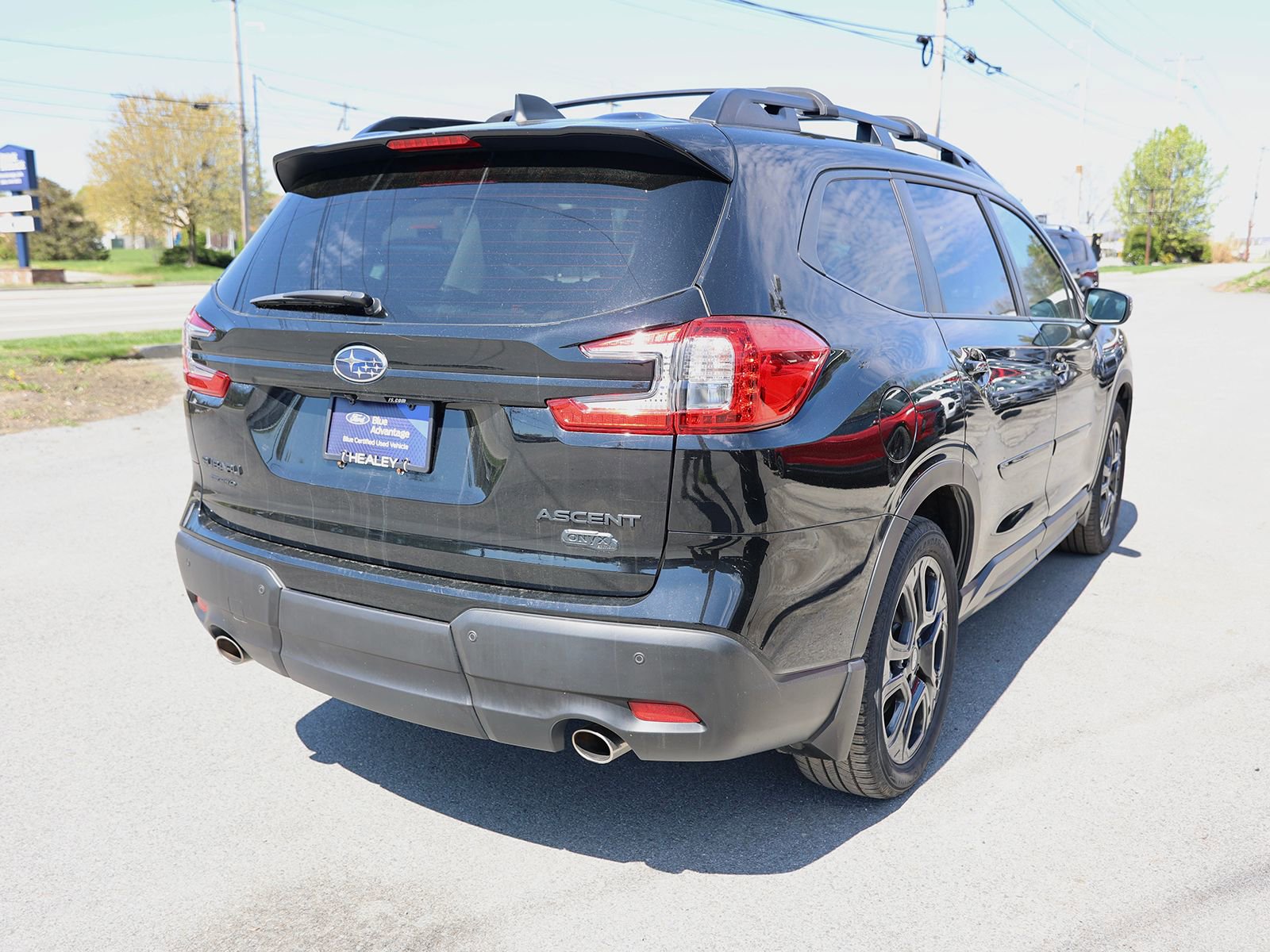 Used 2023 Subaru Ascent Onyx Edition image 7