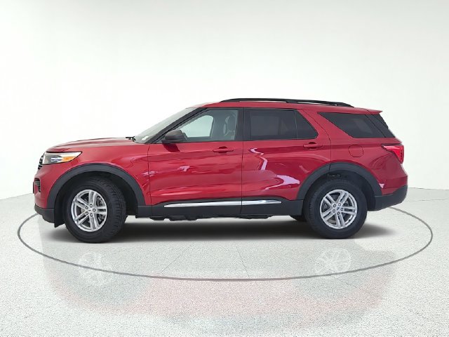 Certified 2024 Ford Explorer XLT AWD/4WD image 2