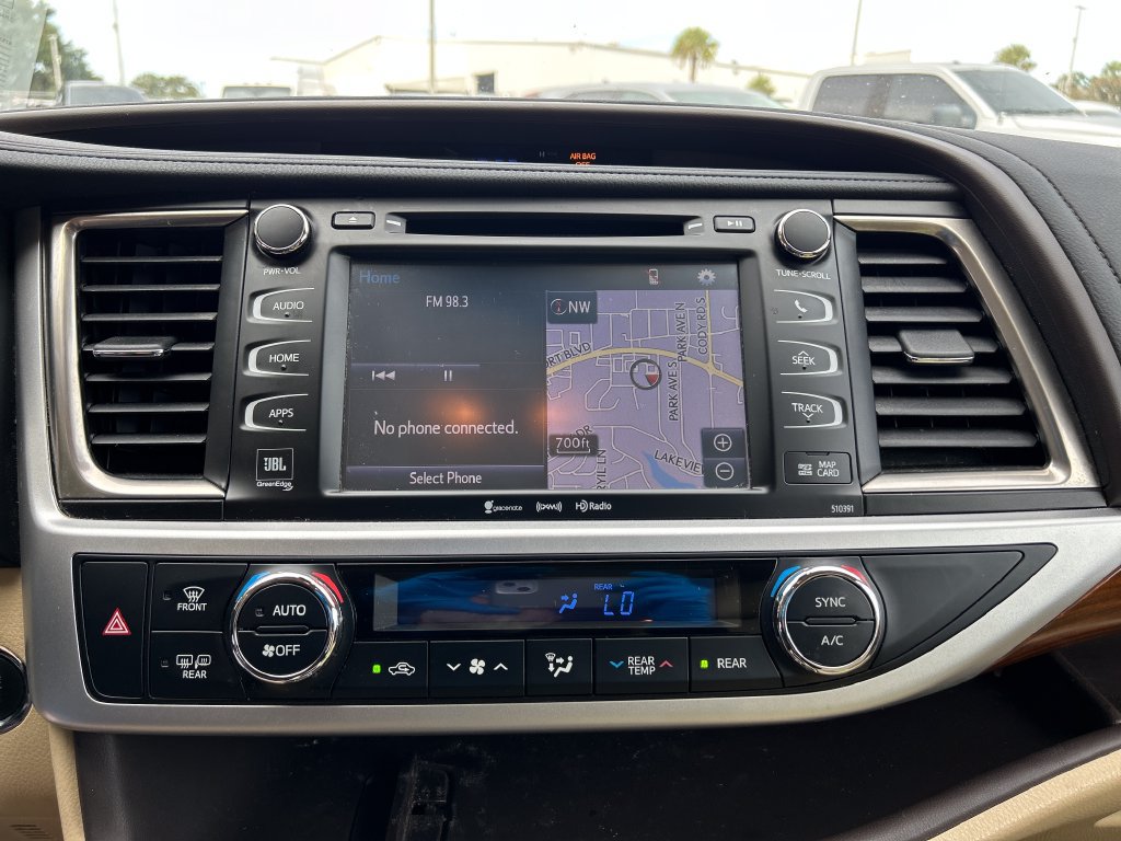 Used 2019 Toyota Highlander Limited Platinum FWD image 20