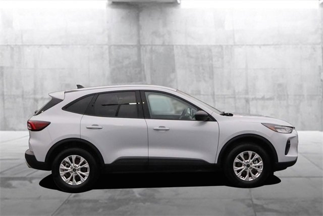 Certified 2025 Ford Escape Active image 3