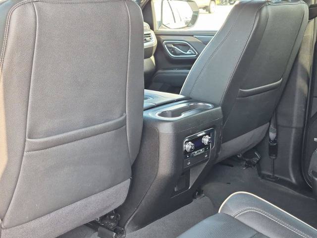Used 2024 GMC Yukon XL SLT w/ SLT Luxury Package AWD/4WD image 28