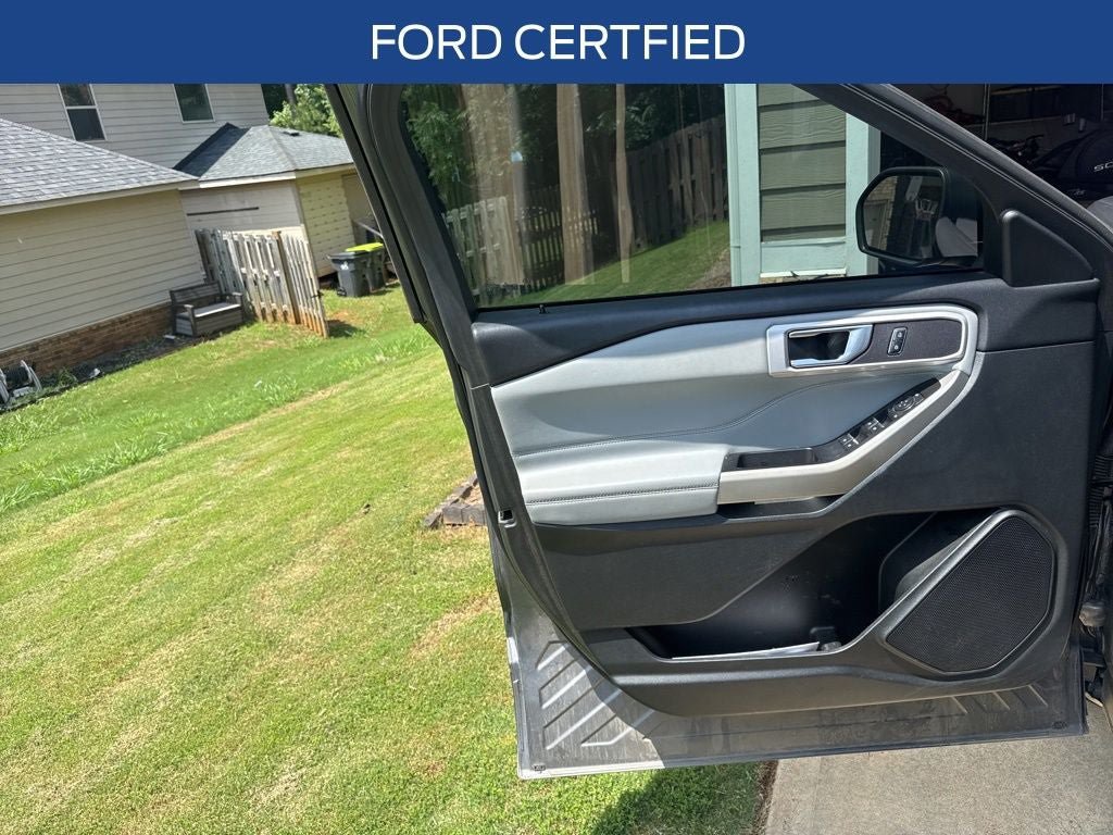 Certified 2021 Ford Explorer XLT w/ Equipment Group 202A RWD image 3