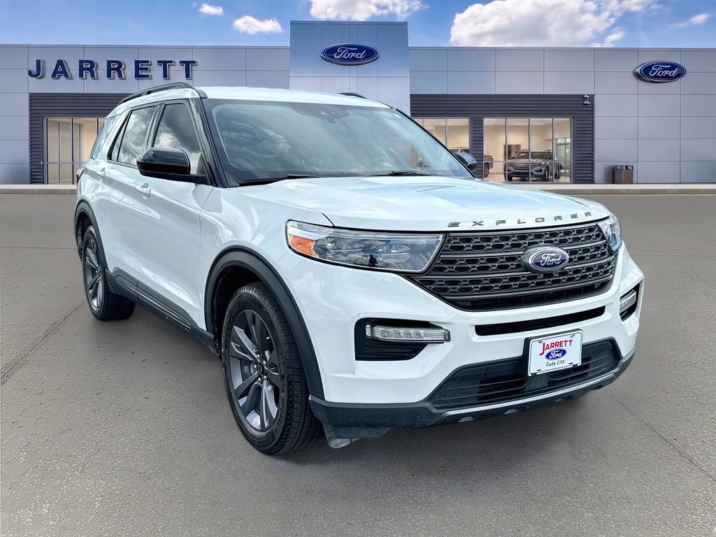 Certified 2024 Ford Explorer XLT w/ Equipment Group 202A RWD image 1