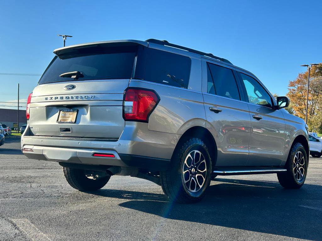 Certified 2023 Ford Expedition XLT image 5