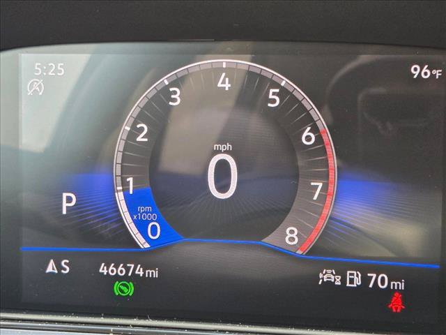 Used 2024 Volkswagen Taos SE w/ Panoramic Sunroof Package FWD image 11