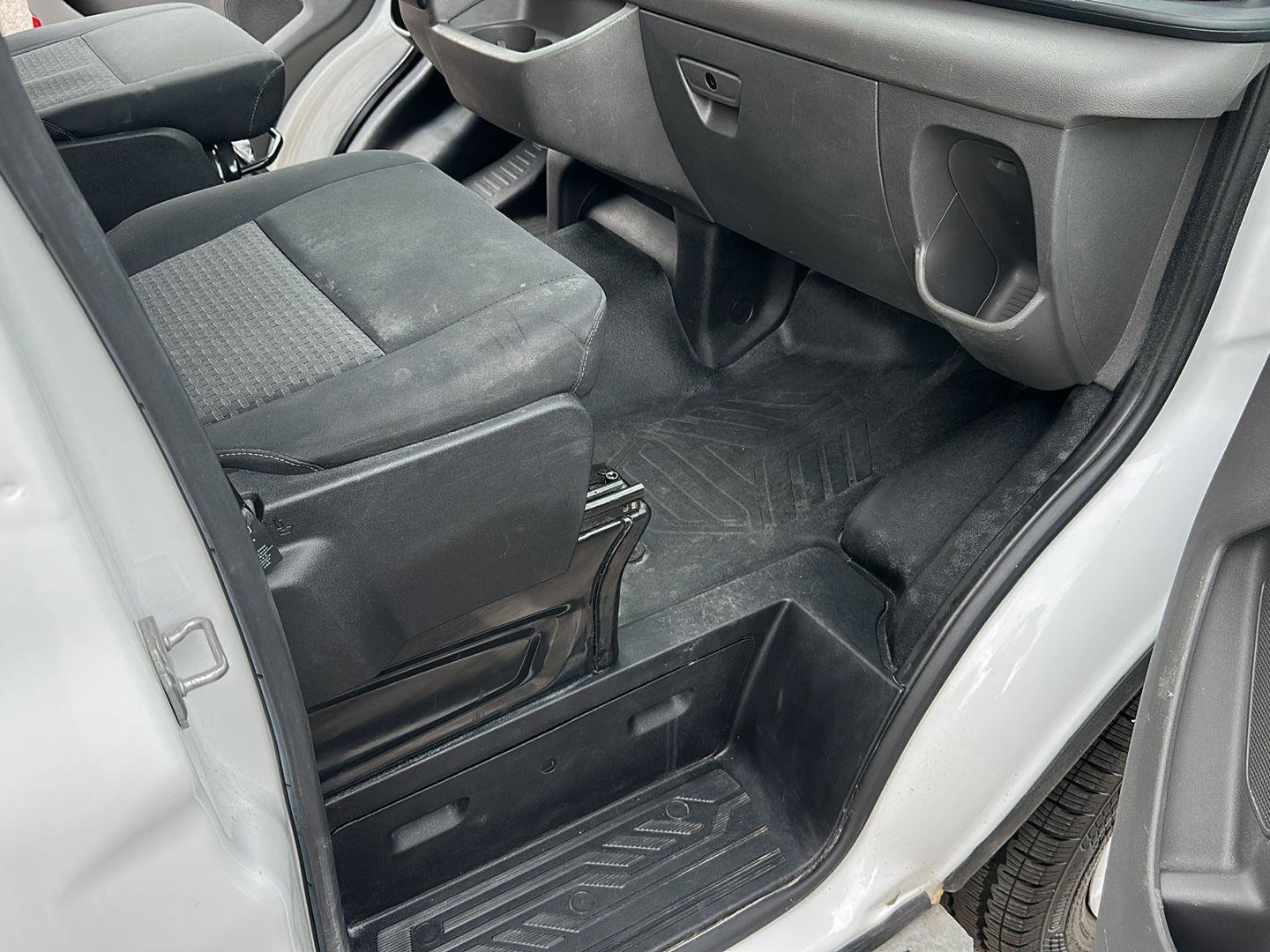 Certified 2024 Ford Transit 250 Low Roof w/ Exterior Upgrade Package image 32