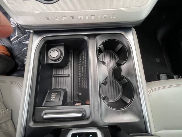 Certified 2025 Ford Expedition Active AWD/4WD image 22