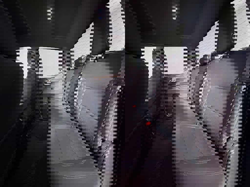 Used 2025 Chevrolet Silverado 1500 LT image 17