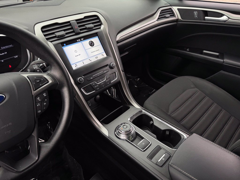 Certified 2017 Ford Fusion SE w/ Fusion SE Technology Package FWD image 18