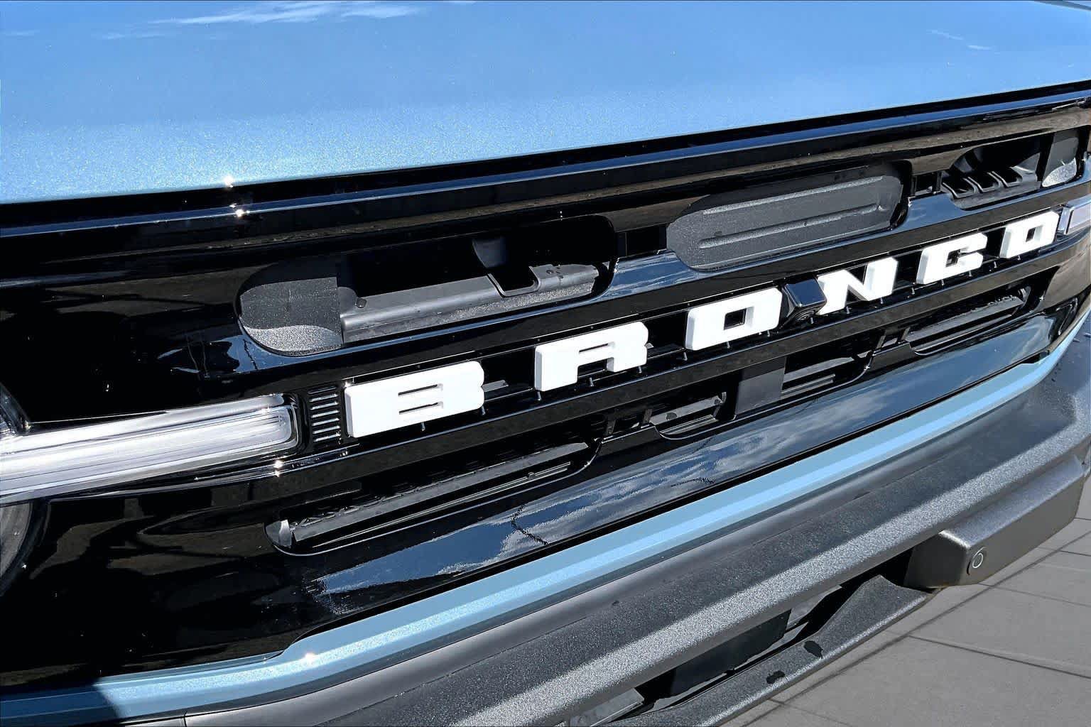 Certified 2025 Ford Bronco Outer Banks AWD/4WD image 30