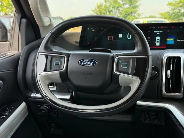 Certified 2025 Ford Expedition Platinum AWD/4WD image 8