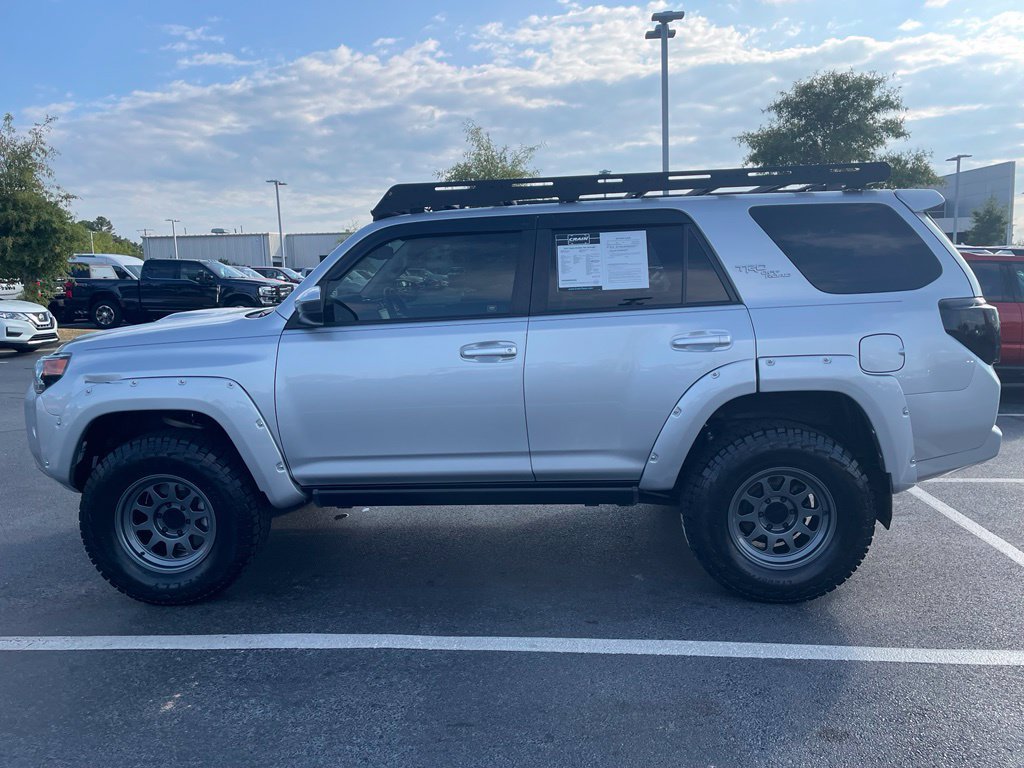 Used 2020 Toyota 4Runner TRD Off-Road AWD/4WD image 4