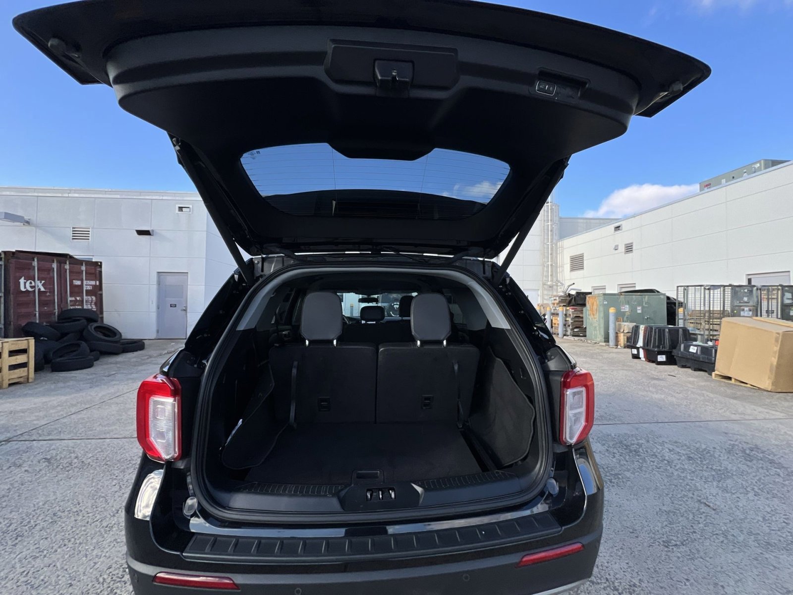 Certified 2022 Ford Explorer XLT w/ Equipment Group 202A image 26