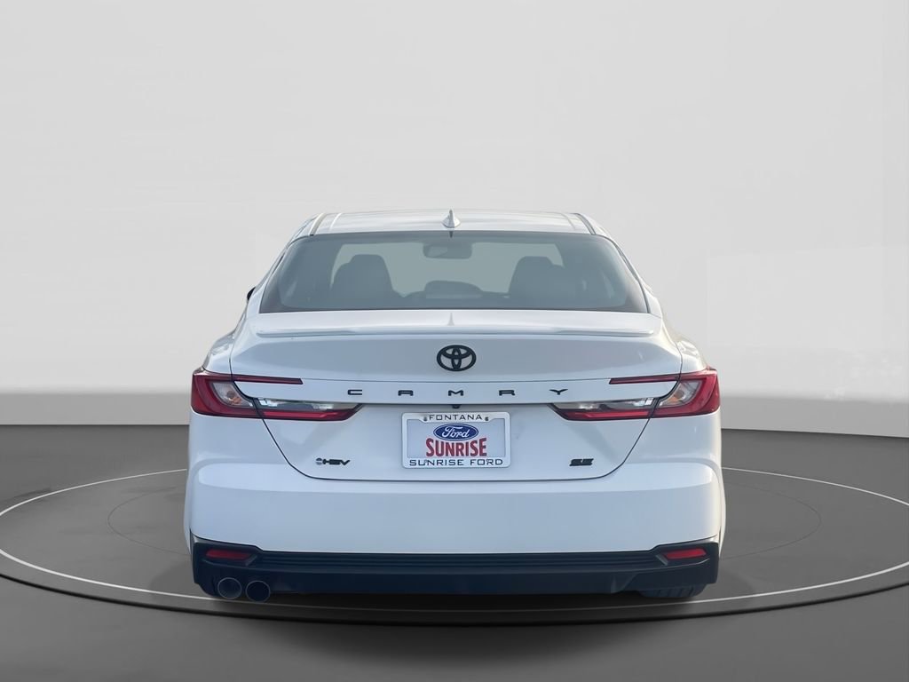 Used 2025 Toyota Camry SE image 6