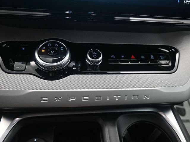 Certified 2025 Ford Expedition Active AWD/4WD image 12