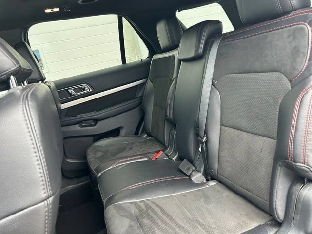 Certified 2019 Ford Explorer XLT w/ Equipment Group 202A AWD/4WD image 9