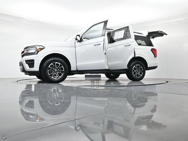 Certified 2024 Ford Expedition XLT RWD image 57