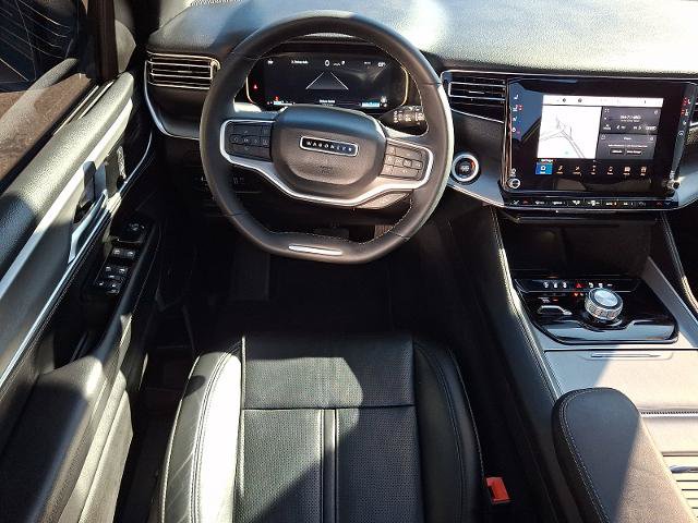 Used 2025 Jeep Wagoneer 4WD w/ Premium Group I image 12