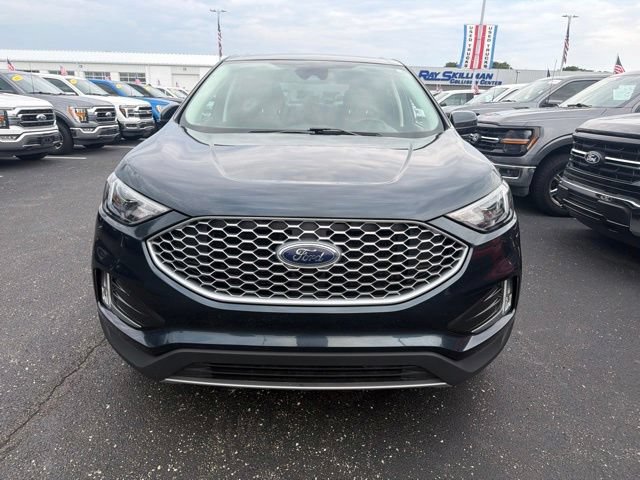 Certified 2024 Ford Edge SEL w/ Convenience Package AWD/4WD image 2