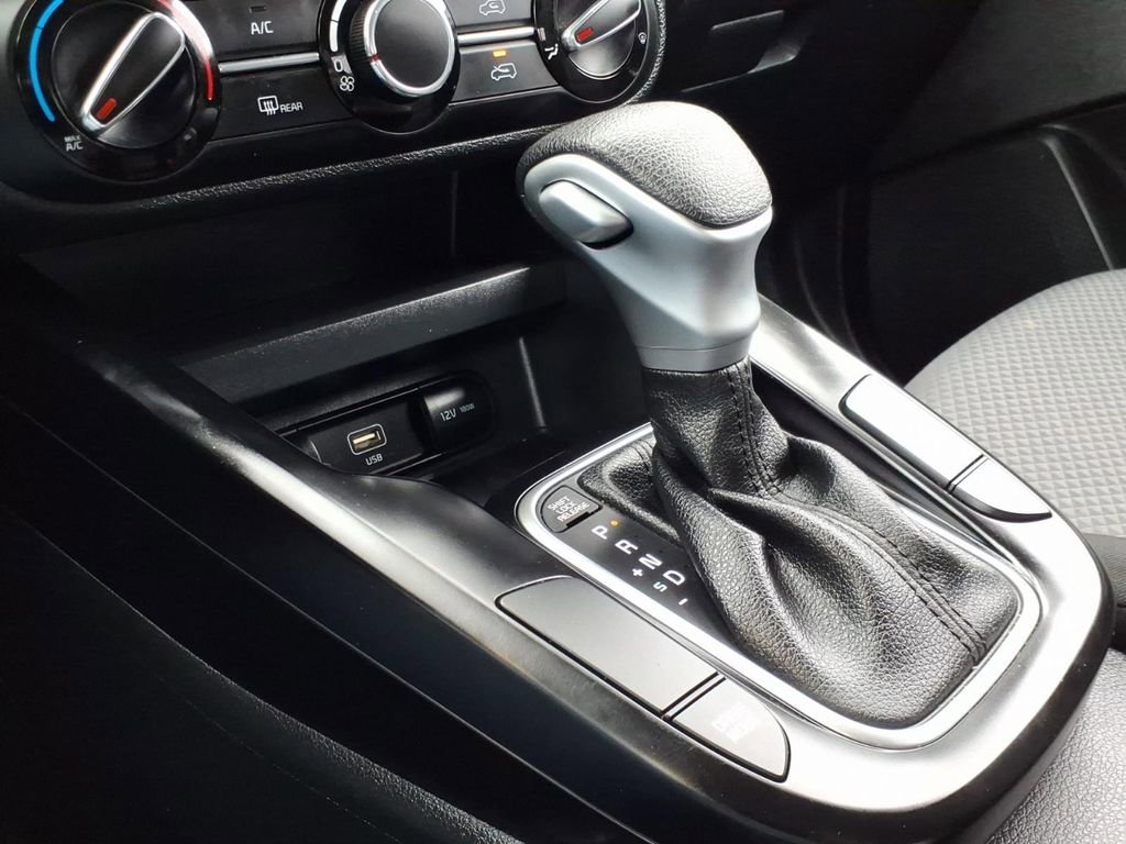 Used 2025 Kia Soul LX w/ LX Technology Package FWD image 20