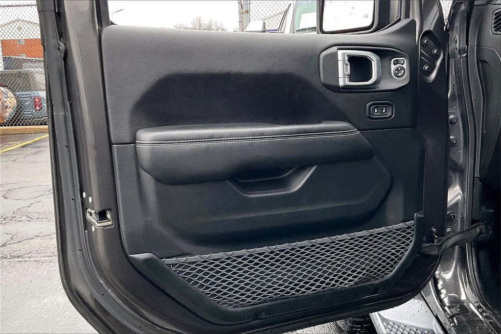 Used 2019 Jeep Wrangler Unlimited Sahara image 19