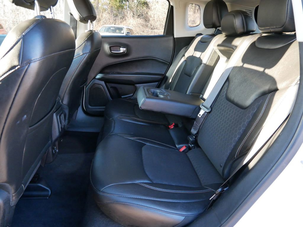 Used 2018 Jeep Compass Latitude w/ Popular Equipment Group AWD/4WD image 11