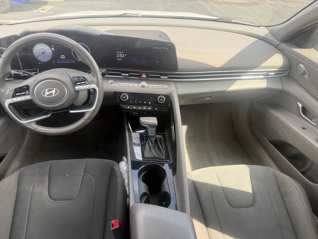Used 2024 Hyundai Elantra SEL w/ Convenience Package FWD image 38