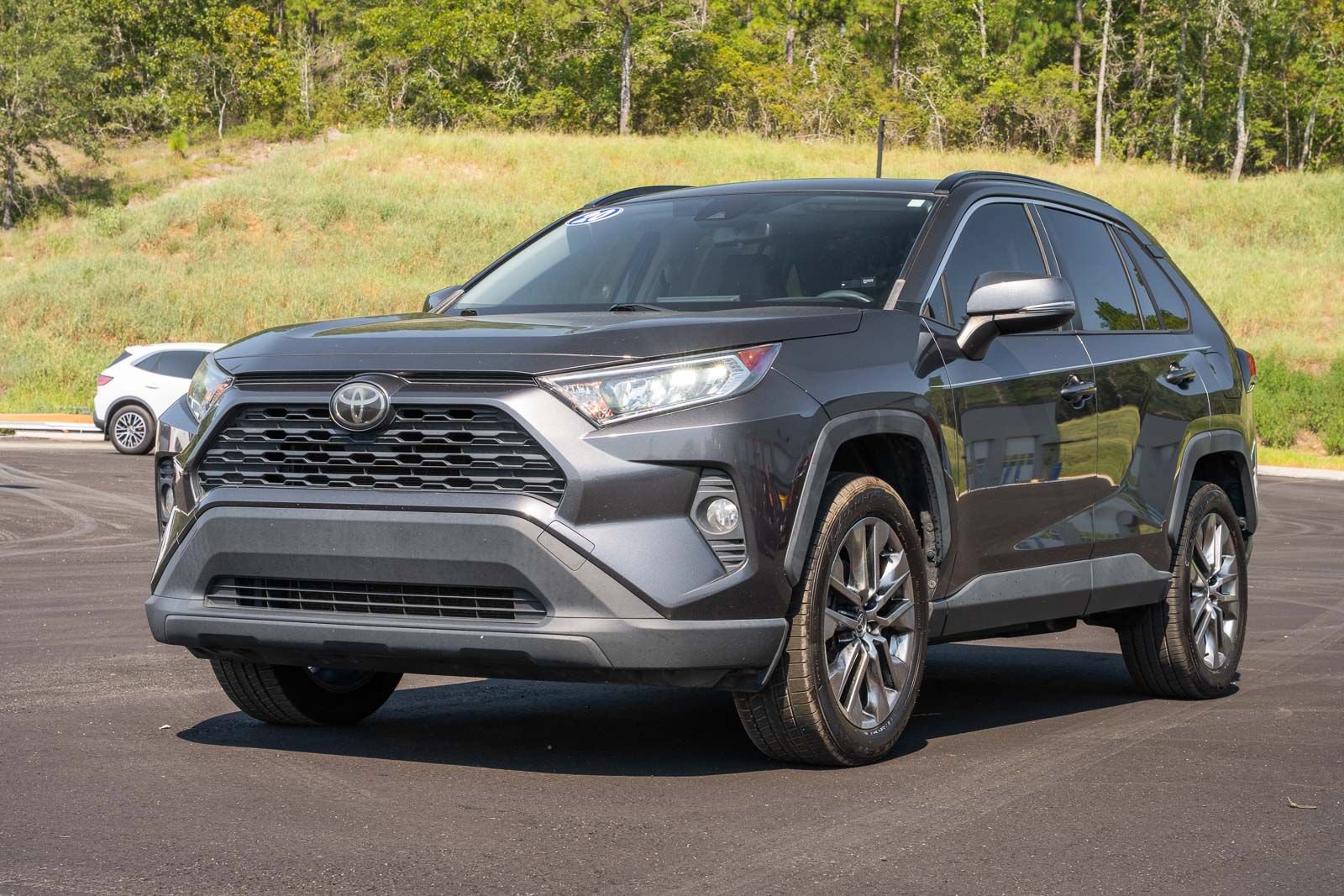 Used 2020 Toyota RAV4 XLE Premium FWD image 3