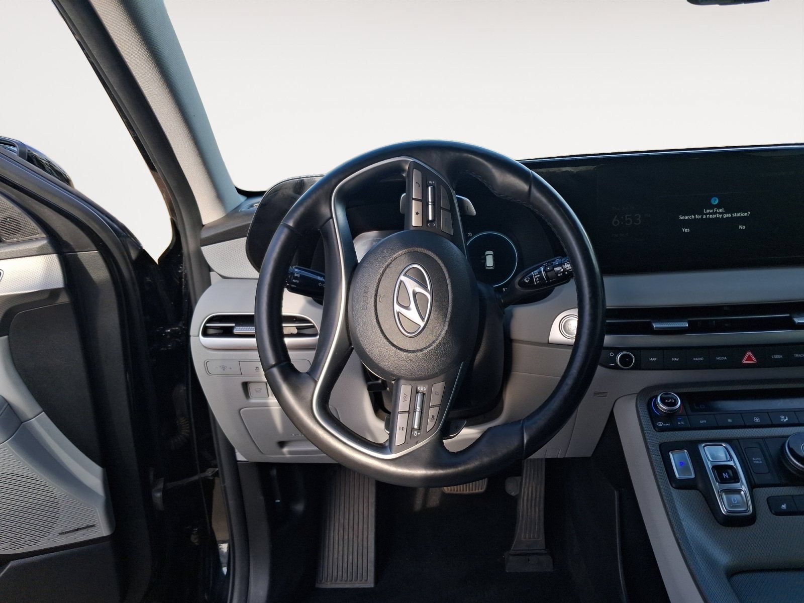Used 2024 Hyundai Palisade SEL FWD image 12
