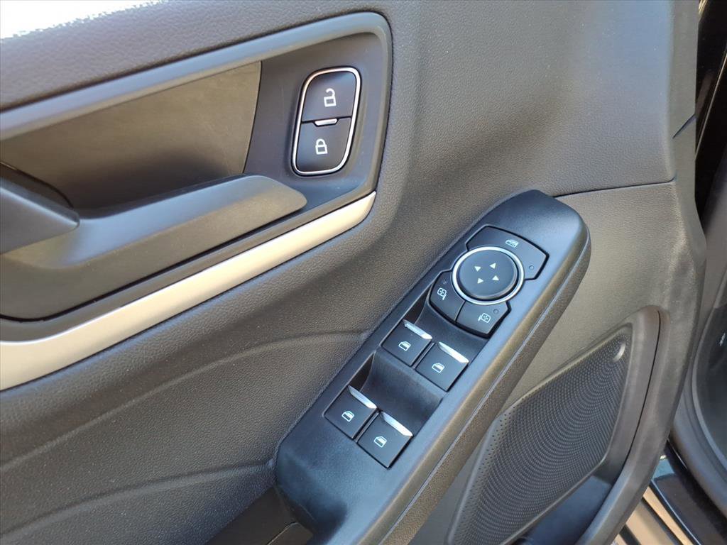 Certified 2022 Ford Escape SE w/ Cold Weather Package image 15