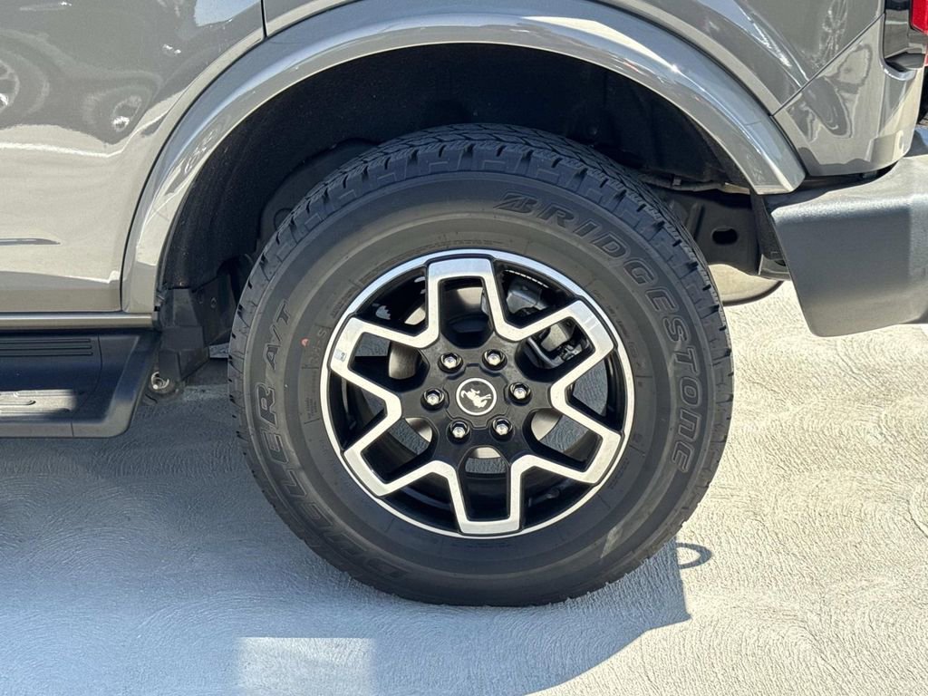 Certified 2025 Ford Bronco Outer Banks AWD/4WD image 9