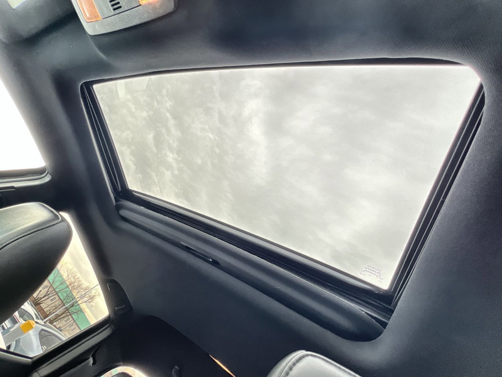 Used 2018 Toyota Tacoma Limited image 24