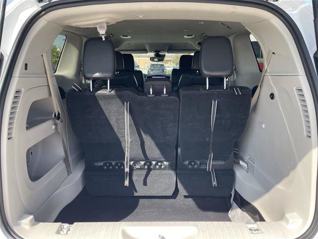 Used 2024 Chrysler Pacifica Touring-L FWD image 33