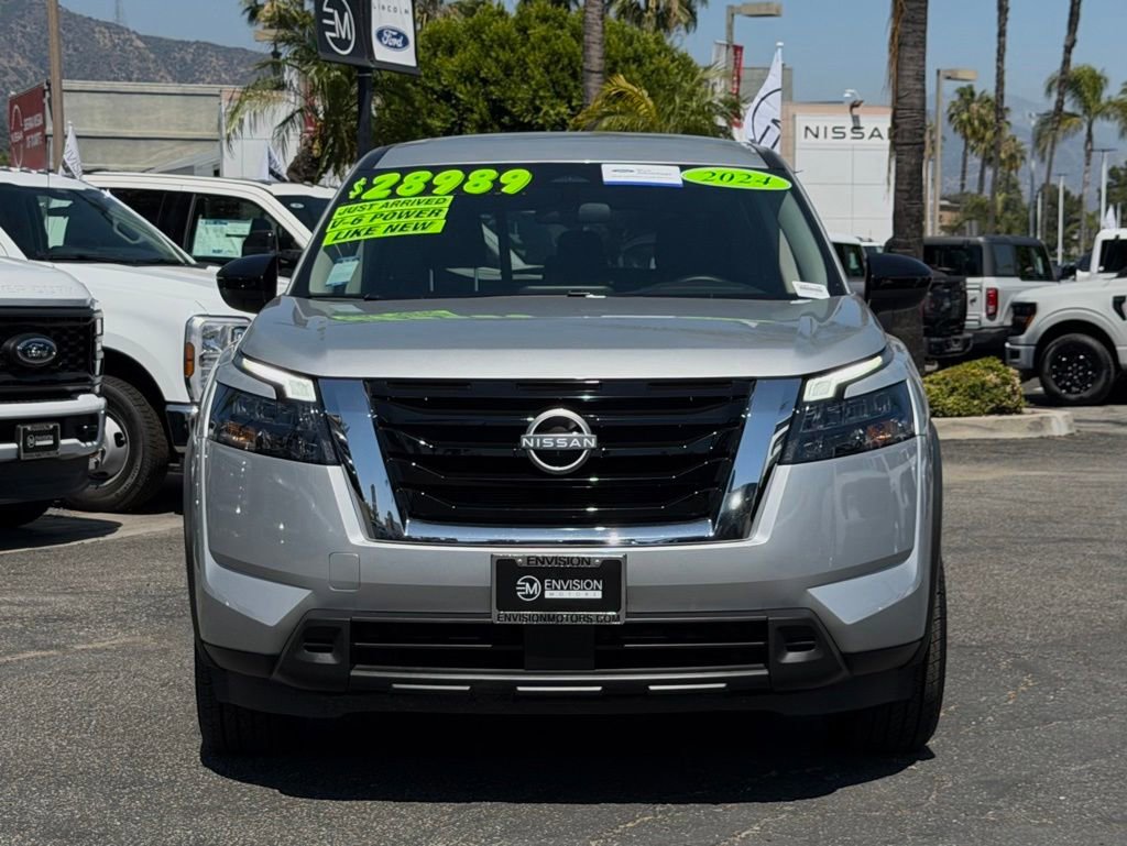 Used 2024 Nissan Pathfinder S FWD image 3