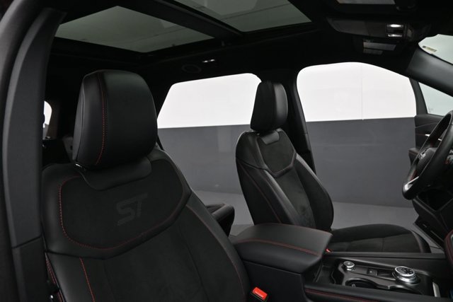 Certified 2025 Ford Explorer ST AWD/4WD image 33