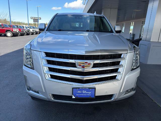 Used 2017 Cadillac Escalade Luxury image 2