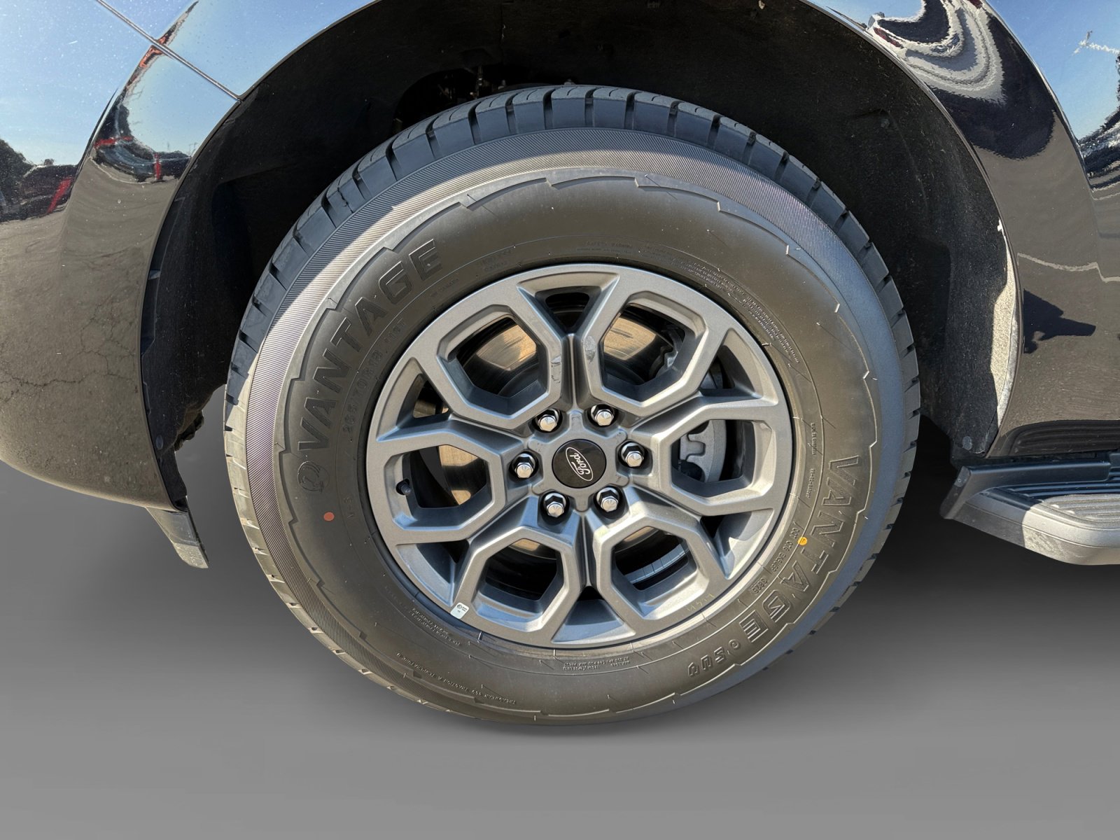 Certified 2025 Ford Expedition Max Active AWD/4WD image 9