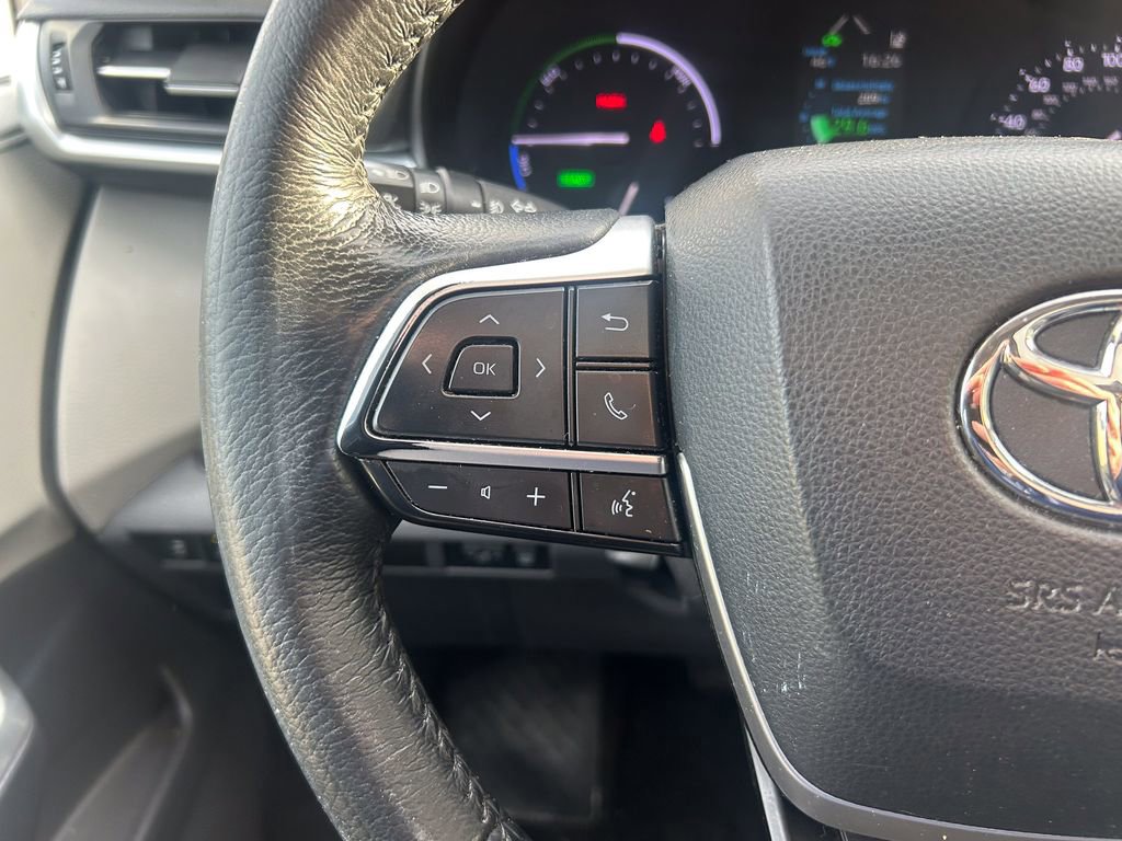 Used 2021 Toyota Sienna XLE image 28