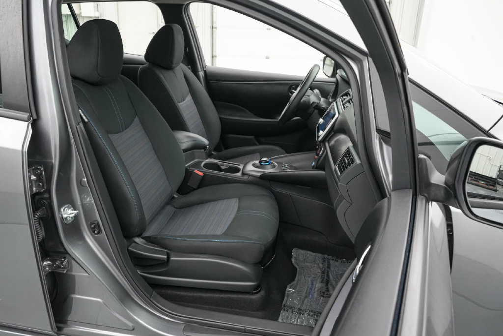 Used 2025 Nissan Leaf S FWD image 20