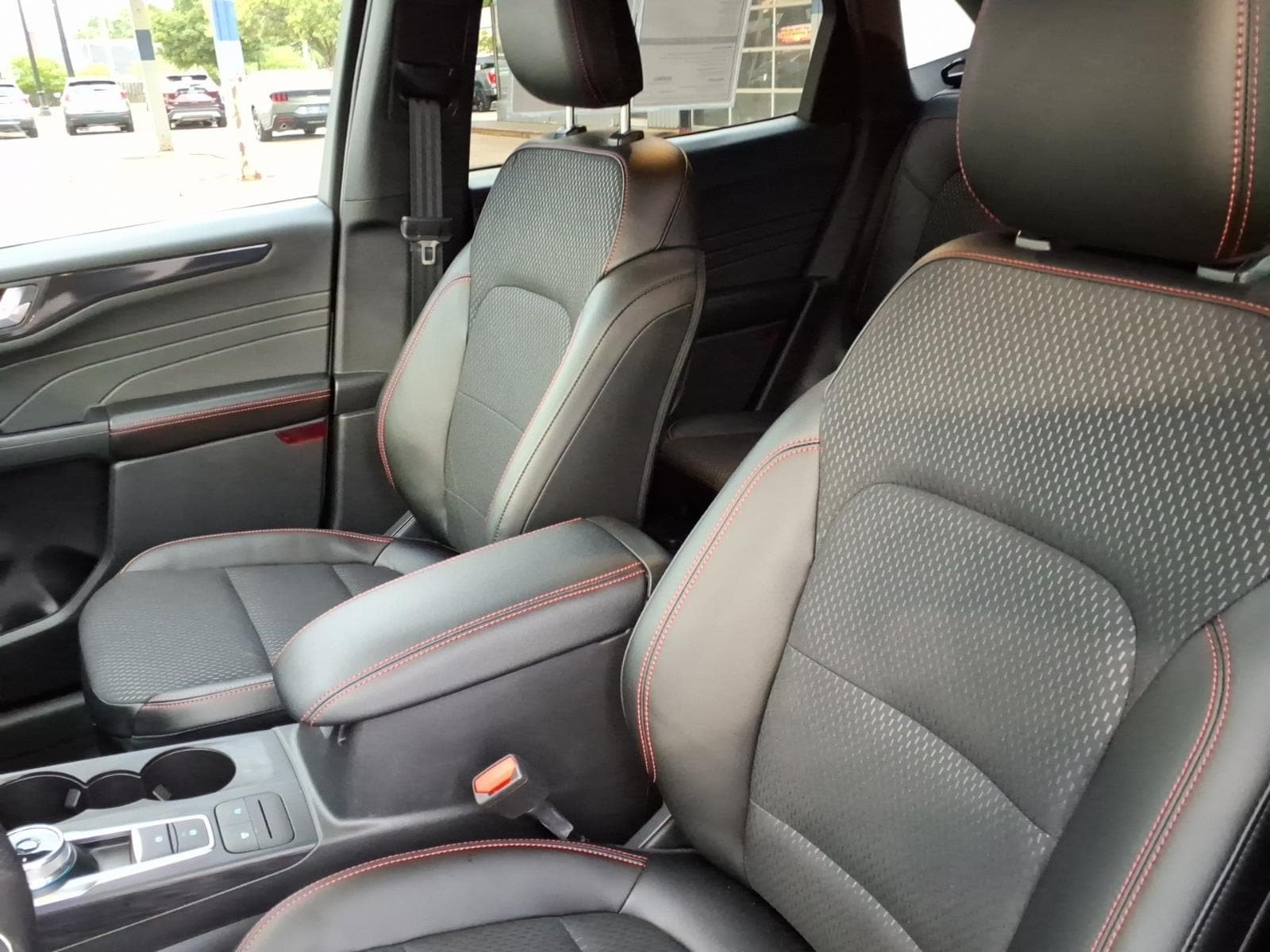 Certified 2025 Ford Escape ST-Line w/ Cold Weather Package FWD image 11