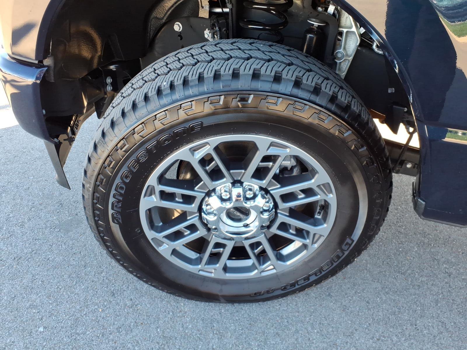 Certified 2025 Ford F350 Platinum w/ Platinum Plus Package image 9