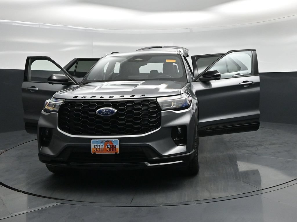 Certified 2025 Ford Explorer ST-Line w/ ST-Line Street Pack AWD/4WD image 28